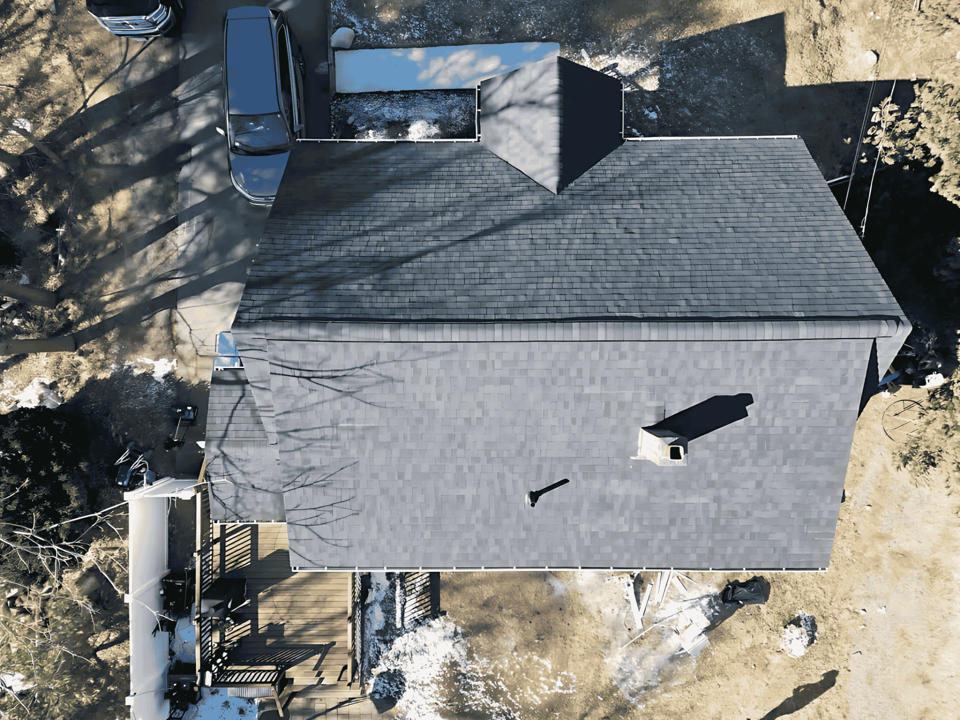 A well-maintained home with a newly repaired roof by D&G Exteriors in Salem, MA.