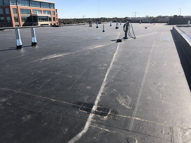 Picture of an EPDM rubber commercial flat roof