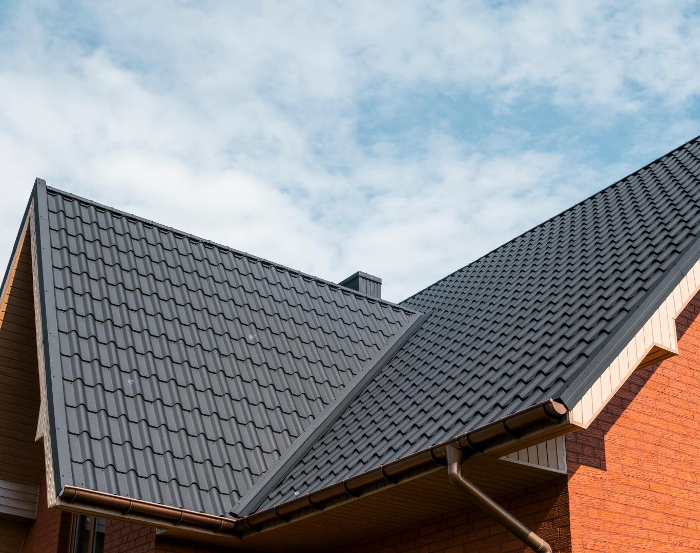 Metal roofer in Norwell, MA providing professional metal roofing installation